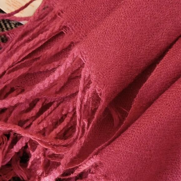 Bundle Of Two Beautiful Scarves - Picture 5 of 5